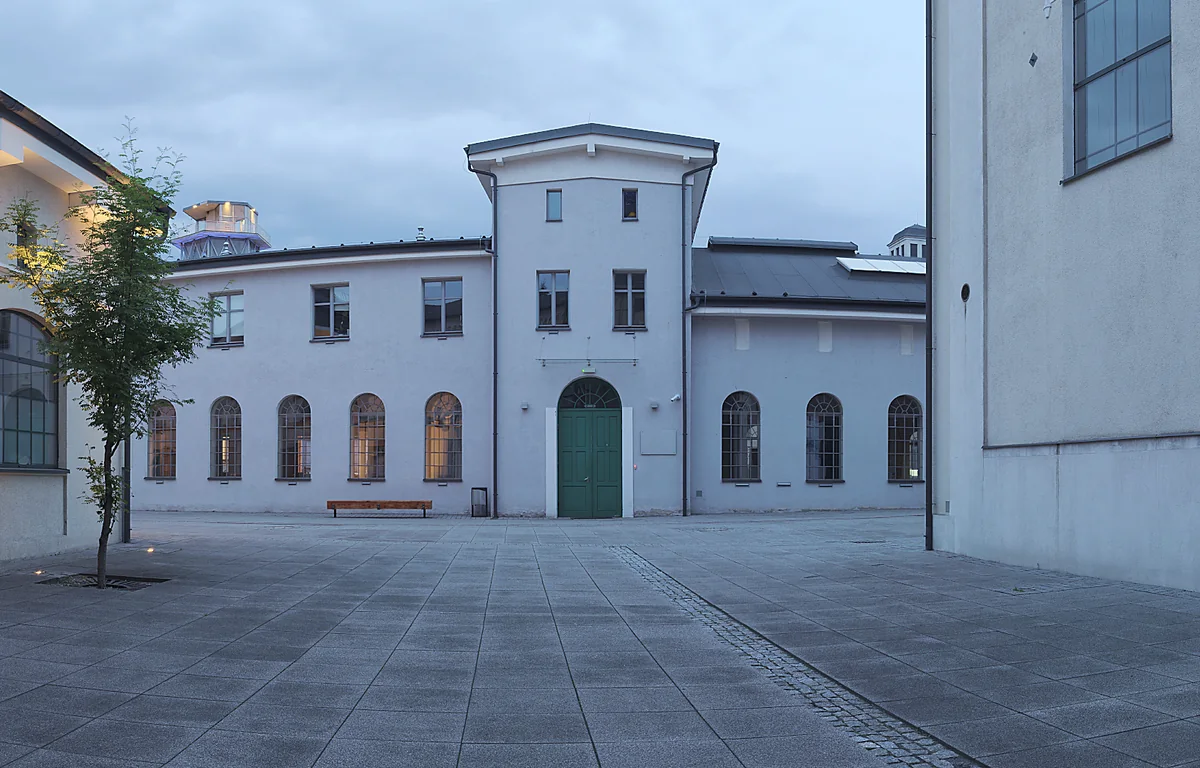 Art Galleries & Museums